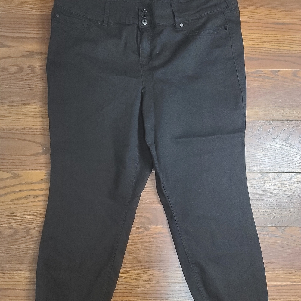 Black Torrid  jeggins size 26R